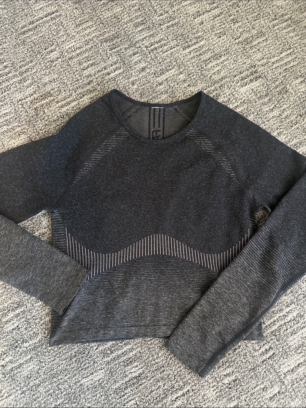 Fabletics Charcoal Seamless Long Sleeve Cropped Compression Top